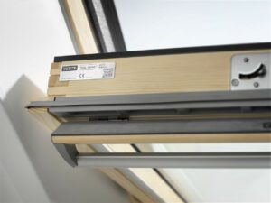 Střešní okno VELUX GGL 3068 MK06 kyvné Velux