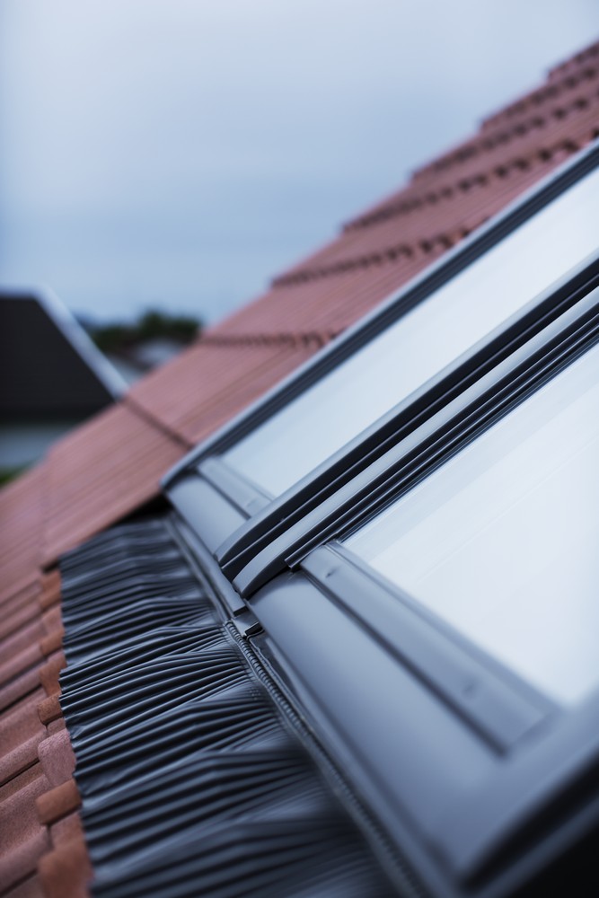 Lemování kombi Velux EKW 0021H MK08 na profilovanou střešní krytin Velux